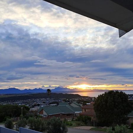 Blue Owl Guest House Mossel Bay Exterior foto