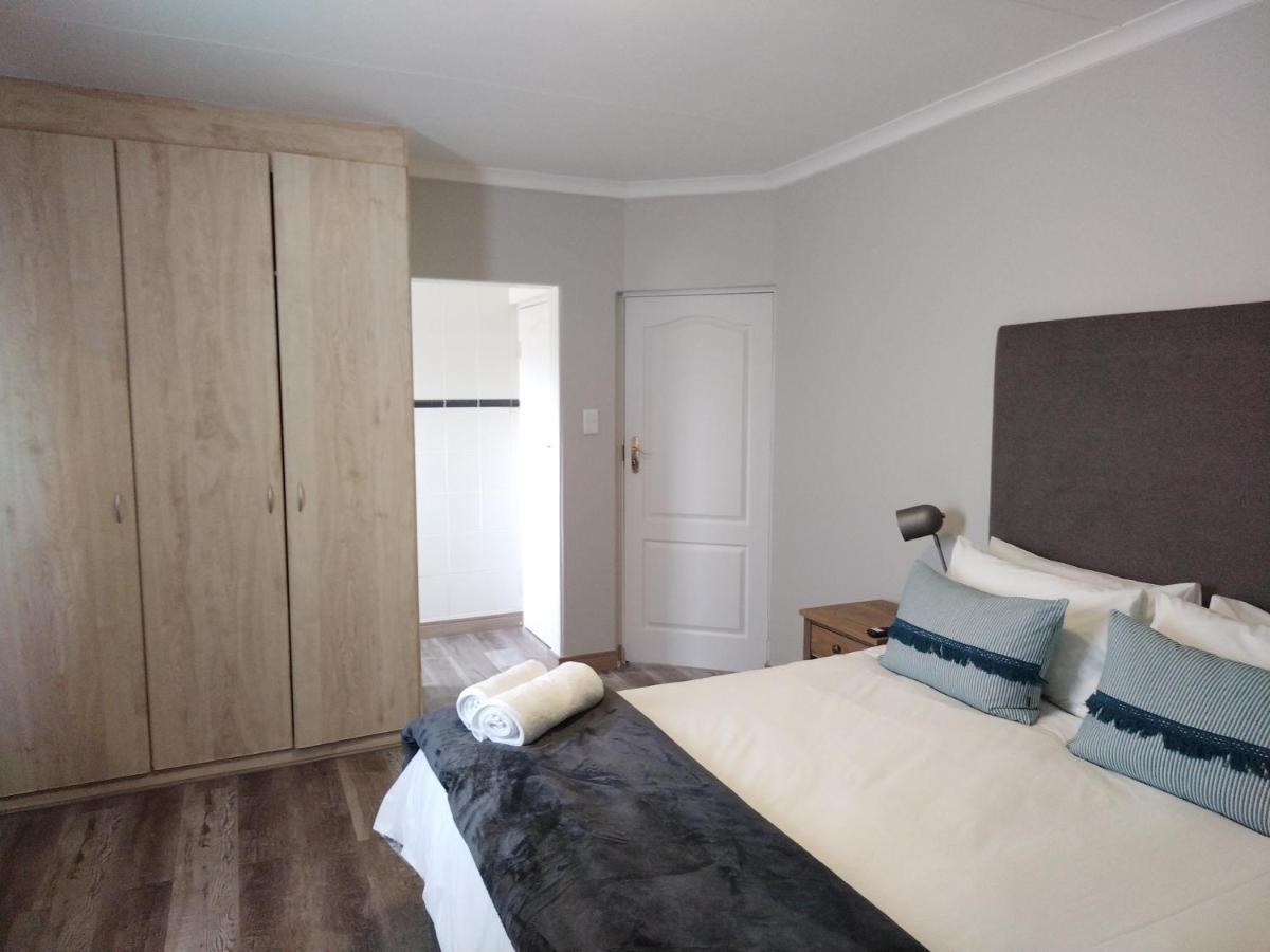 Blue Owl Guest House Mossel Bay Exterior foto