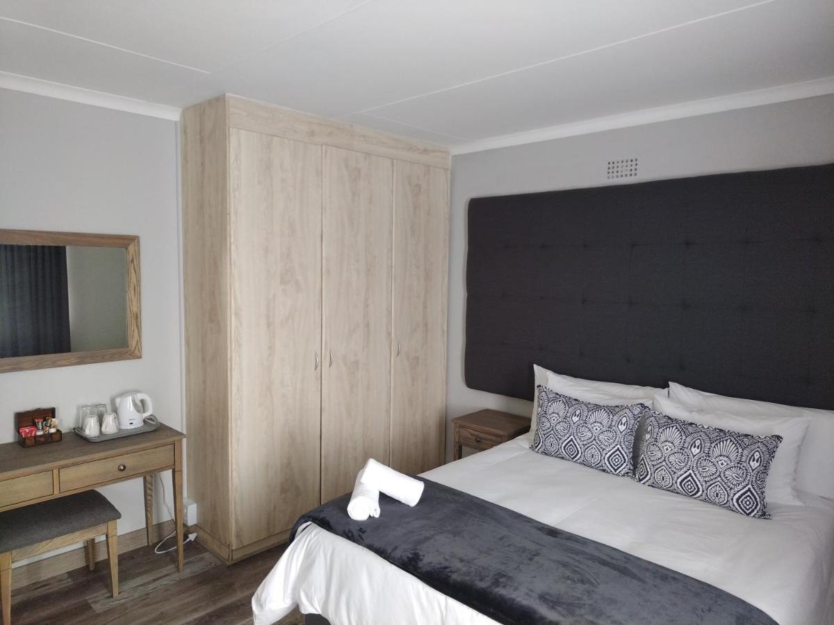 Blue Owl Guest House Mossel Bay Exterior foto