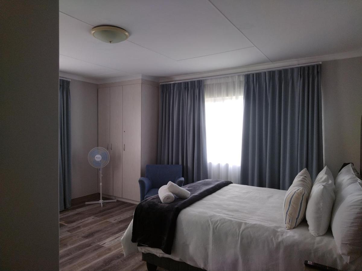 Blue Owl Guest House Mossel Bay Exterior foto