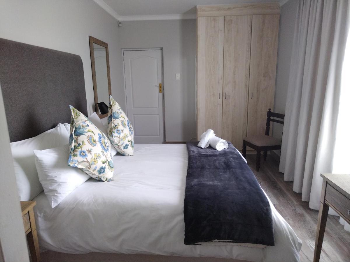 Blue Owl Guest House Mossel Bay Exterior foto
